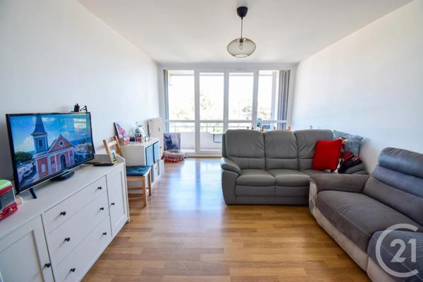 Appartement T3 à vendre  3 pièces - 57,25 m 2   VILLEFRANCHE SUR SAONE  - 69