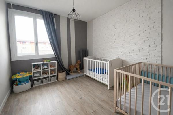 Appartement T3 à vendre  3 pièces - 57,25 m 2   VILLEFRANCHE SUR SAONE  - 69