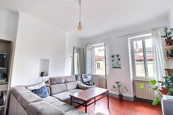 APPARTEMENT 3 PIECES + BUREAU - CAVE - 13001 MARSEILLE - RUE LAFAYETTE
