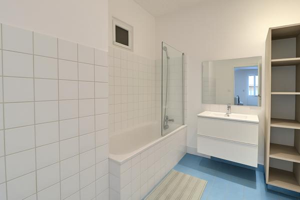 APPARTEMENT 3 PIECES + BUREAU - CAVE - 13001 MARSEILLE - RUE LAFAYETTE