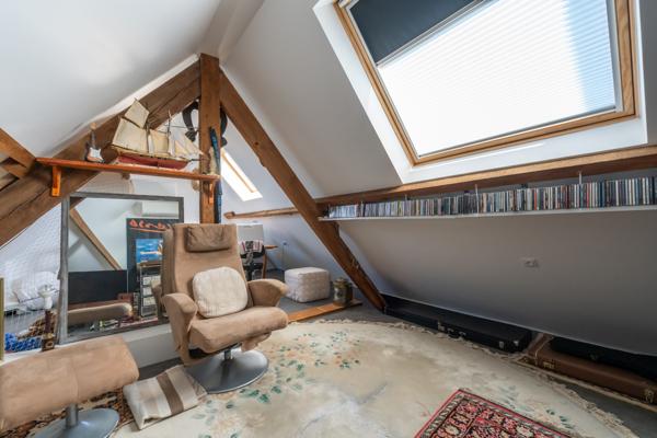 Maison familiale avec jardin arboré dans rue calme à proximité des commerces & transports