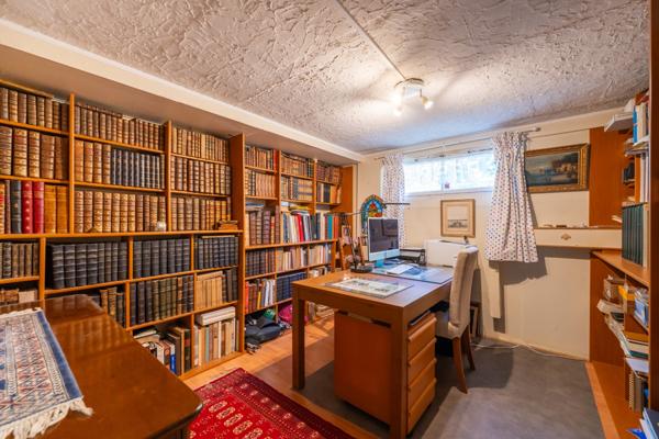 Maison familiale avec jardin arboré dans rue calme à proximité des commerces & transports