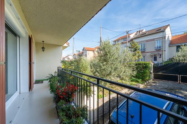 Maison familiale avec jardin arboré dans rue calme à proximité des commerces & transports