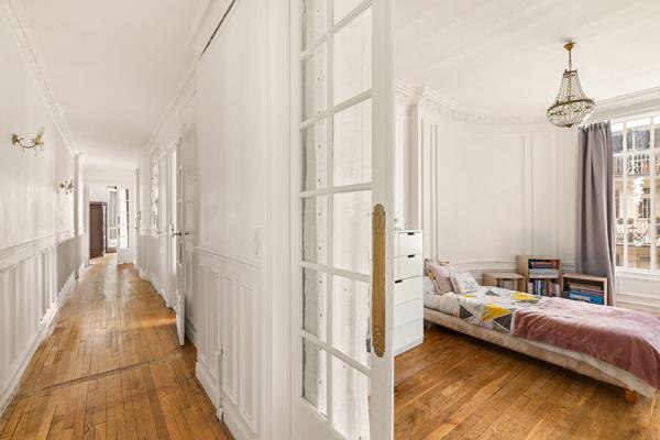 Appartement Paris 3 pièces avec balcon - PARIS