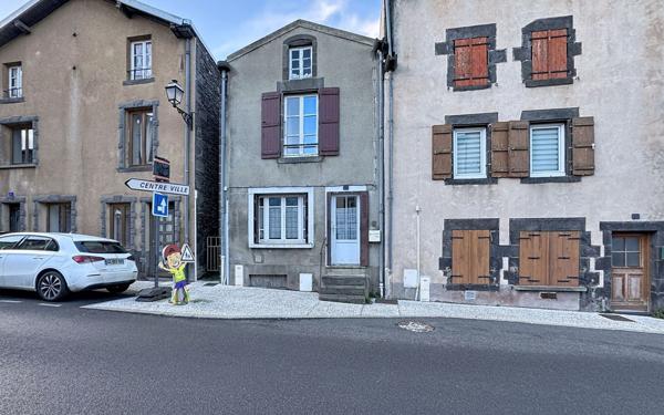 Maison à vendre    4 pièces •  Volvic