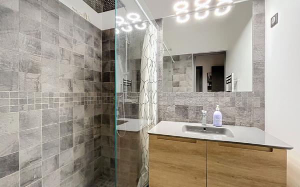 Maison à vendre    2 pièces • 75,19 m2 Paris 14