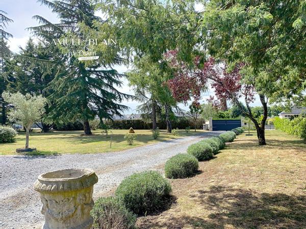 Calme, vue dégagée, boisé, parfum d'antan.