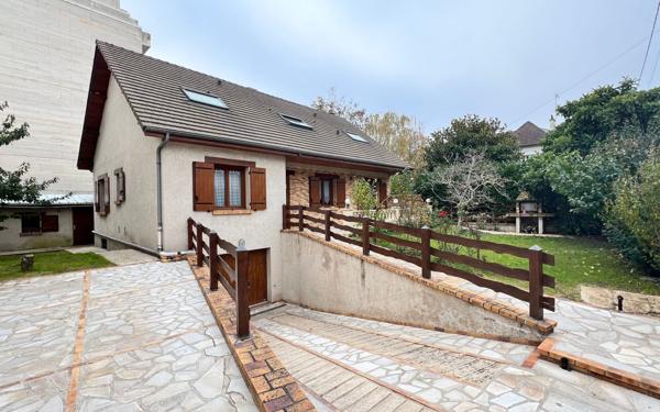 Maison à vendre    9 pièces • 140 m2 Franconville