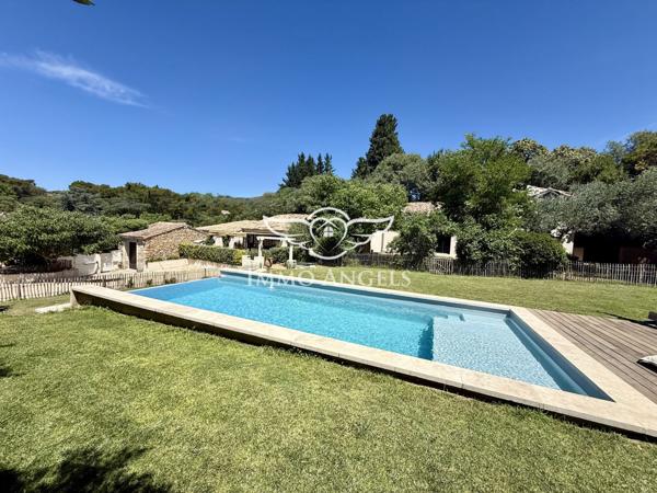 Nîmes ouest , villa rénovée,  plain pied, 4 chambres, piscine, garage, petite dépendance