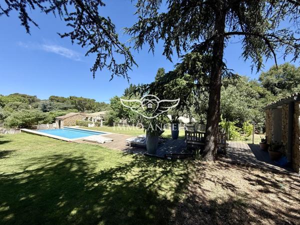 Nîmes ouest , villa rénovée,  plain pied, 4 chambres, piscine, garage, petite dépendance