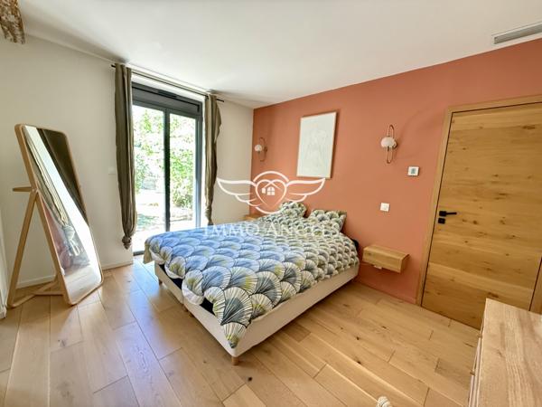 Nîmes ouest , villa rénovée,  plain pied, 4 chambres, piscine, garage, petite dépendance