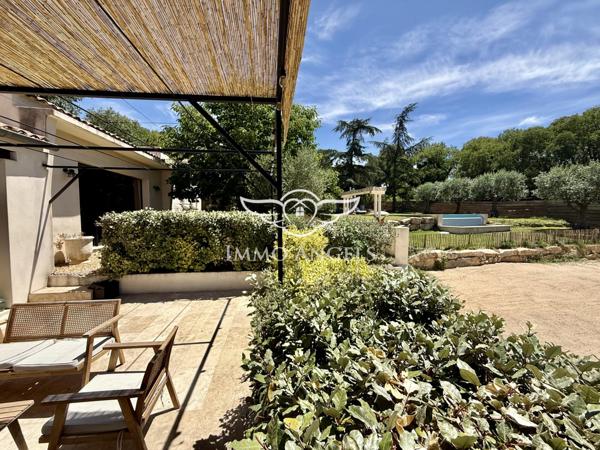 Nîmes ouest , villa rénovée,  plain pied, 4 chambres, piscine, garage, petite dépendance