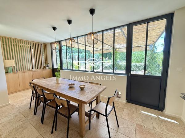 Nîmes ouest , villa rénovée,  plain pied, 4 chambres, piscine, garage, petite dépendance