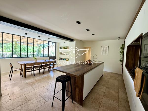 Nîmes ouest , villa rénovée,  plain pied, 4 chambres, piscine, garage, petite dépendance
