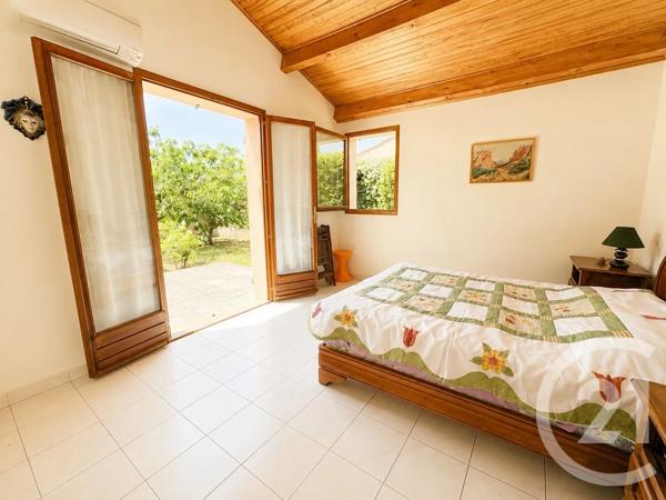 Maison à vendre  5 pièces - 127 m 2   BORMES LES MIMOSAS  - 83
