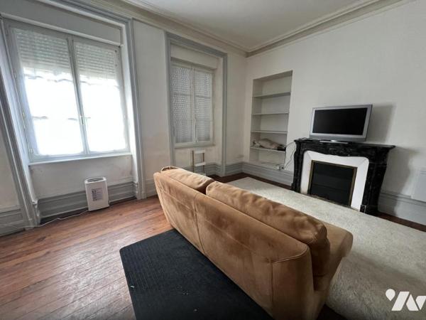 LA FERTE MACE, immeuble de 2 logements pour locatif ou habitation