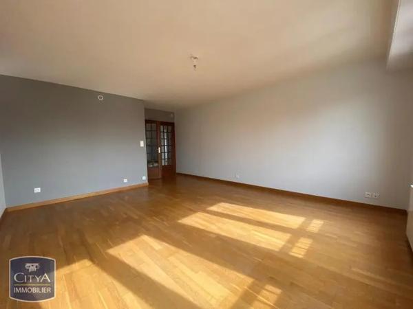 Appartement à louer 3 pièces 76.37m² Chartres (28000)