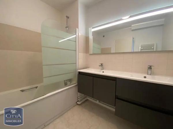 Appartement à louer 3 pièces 76.37m² Chartres (28000)