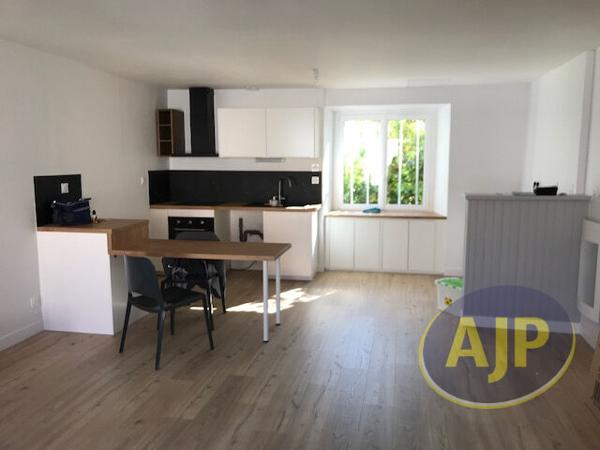 Maison à louer Cugand : 3 pièces, 57m² avec 2 chambre(s) à 680€ - AJP Immobilier Clisson