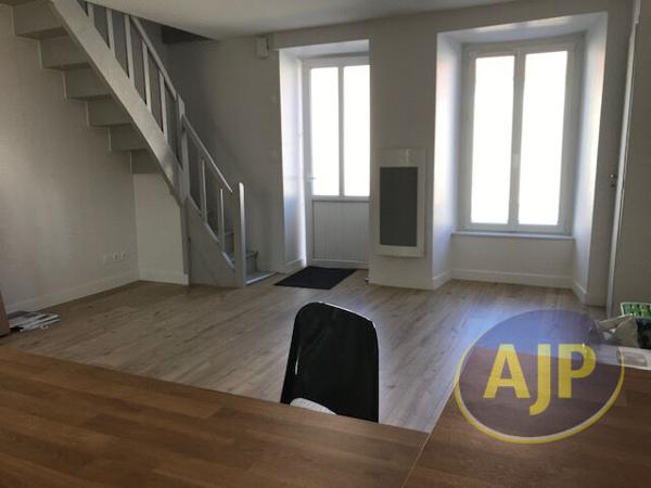 Maison à louer Cugand : 3 pièces, 57m² avec 2 chambre(s) à 680€ - AJP Immobilier Clisson
