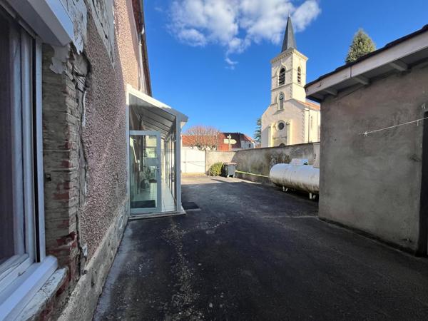 Fonds de commerce bar, restaurant ,jeux, 140 m2, secteur Combronde.