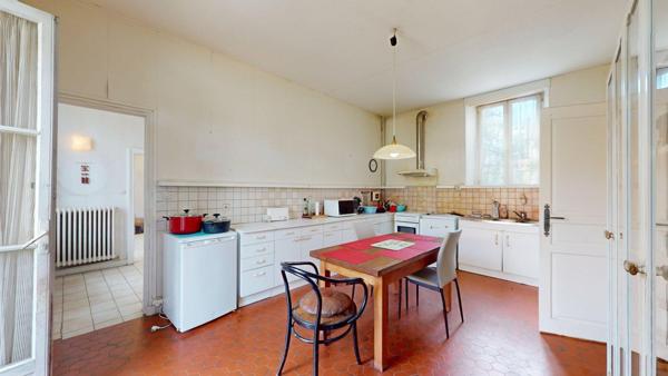 Prieuré du IXe siècle aux portes de Sens (89100)