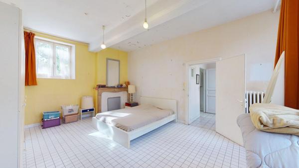 Prieuré du IXe siècle aux portes de Sens (89100)