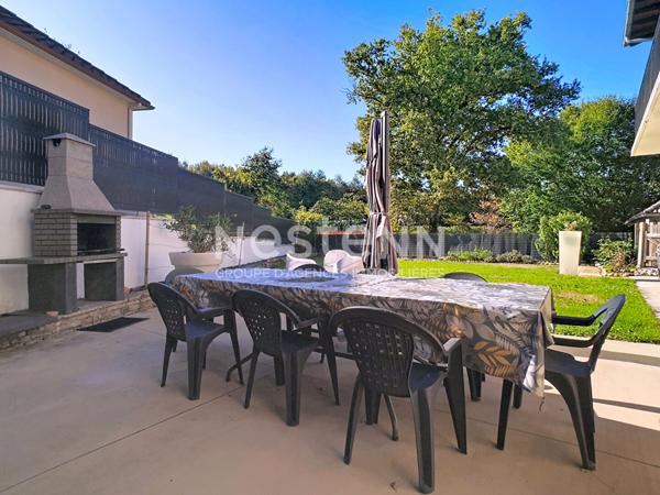 Maison rénovée à vendre à Cosnac en lotissement - 5 chambres - 1 bureau - climatisation - 1 garage - Idéal grande famille