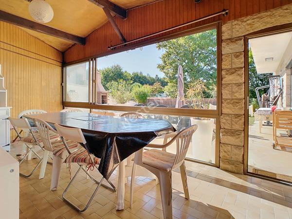 Maison rénovée à vendre à Cosnac en lotissement - 5 chambres - 1 bureau - climatisation - 1 garage - Idéal grande famille