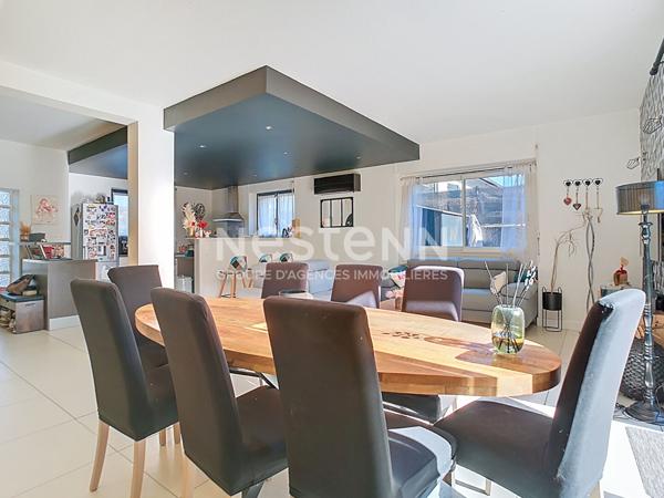 Maison rénovée à vendre à Cosnac en lotissement - 5 chambres - 1 bureau - climatisation - 1 garage - Idéal grande famille