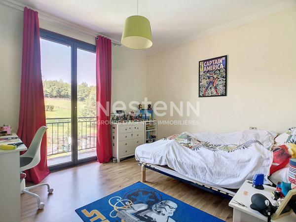 Maison rénovée à vendre à Cosnac en lotissement - 5 chambres - 1 bureau - climatisation - 1 garage - Idéal grande famille