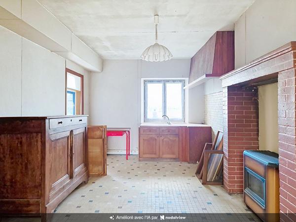 Maison à rénover et grange de 60m2 à Bauné Loire-Authion