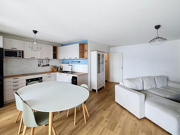 Appartement T3 - MEUBLE - 70m2 - balcon - garage - LYON 8