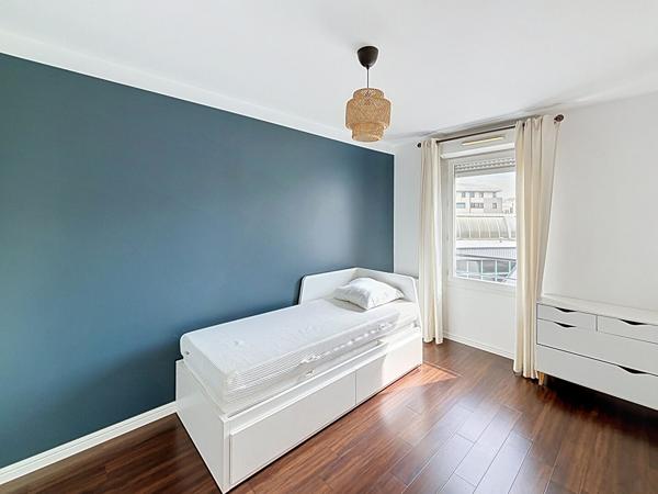 Appartement T3 - MEUBLE - 70m2 - balcon - garage - LYON 8
