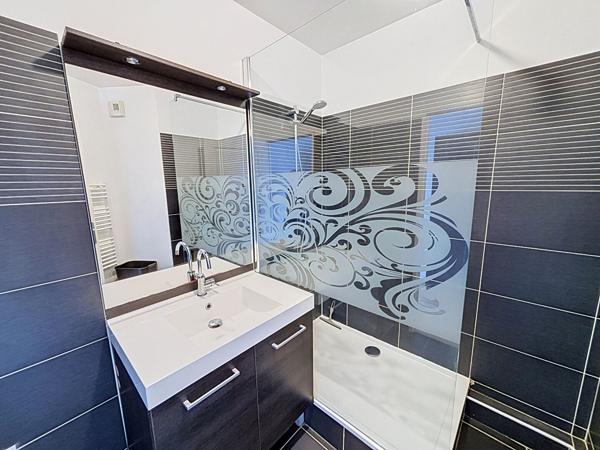 Appartement T3 - MEUBLE - 70m2 - balcon - garage - LYON 8