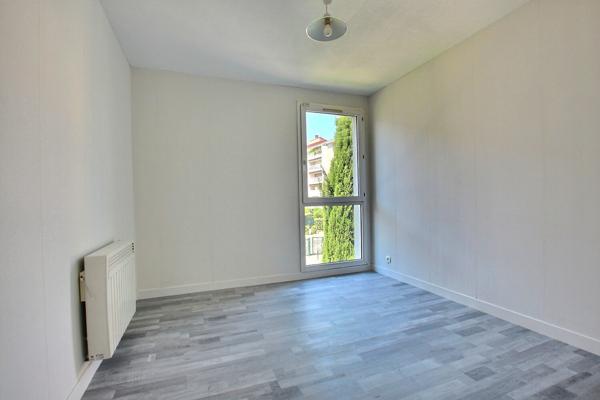T4 terrasse ascenseur avec vue