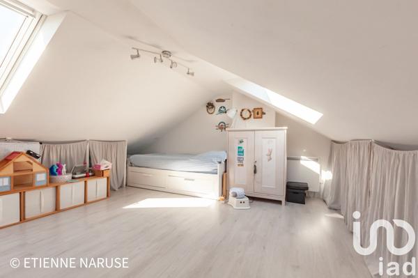 Maison traditionnelle 6 pièces de 100 m² à Villepreux (78450)