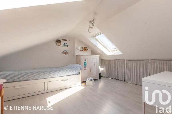 Maison traditionnelle 6 pièces de 100 m² à Villepreux (78450)