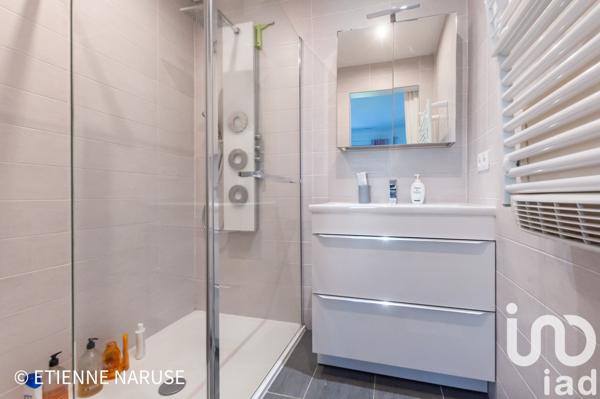 Maison traditionnelle 6 pièces de 100 m² à Villepreux (78450)