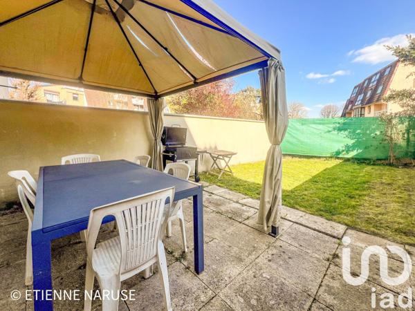 Maison traditionnelle 6 pièces de 100 m² à Villepreux (78450)