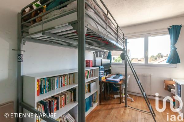 Maison traditionnelle 6 pièces de 100 m² à Villepreux (78450)