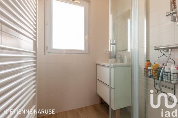 Maison traditionnelle 6 pièces de 100 m² à Villepreux (78450)