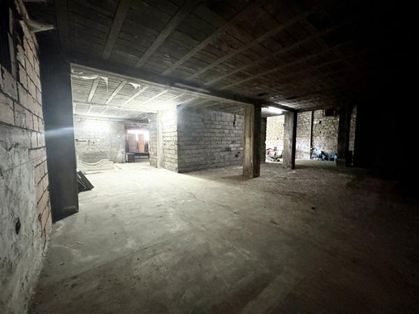 A LOUER Local de 305 m2