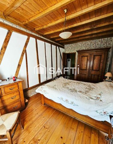 Très belle ferme au carré avec ses dépendances, sa grange et son hangar