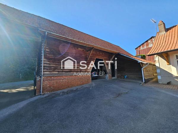 Très belle ferme au carré avec ses dépendances, sa grange et son hangar