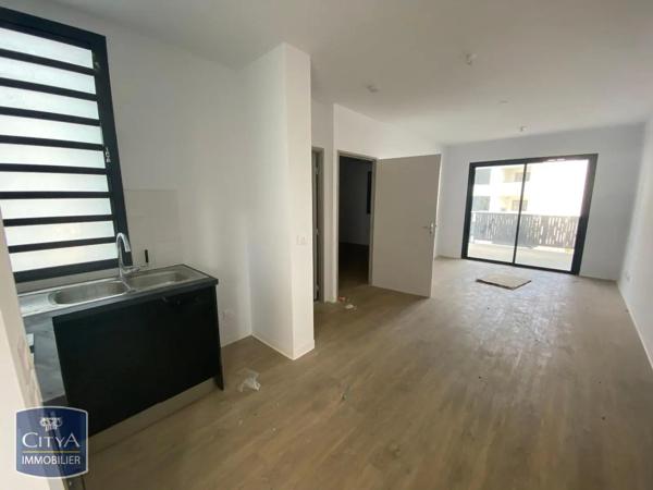 Appartement à louer 2 pièces 41.11m² Le Tampon (97430)