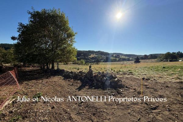 SAINT JUST MALMONT 43240 Terrain  1806 m² dont 800m² constructibles hors lotissement
