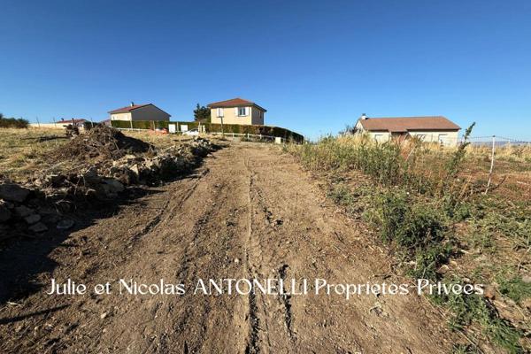 SAINT JUST MALMONT 43240 Terrain  1806 m² dont 800m² constructibles hors lotissement