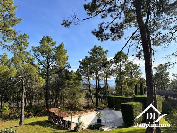 Peyrins, Villa grand terrain dans pinède avec piscine