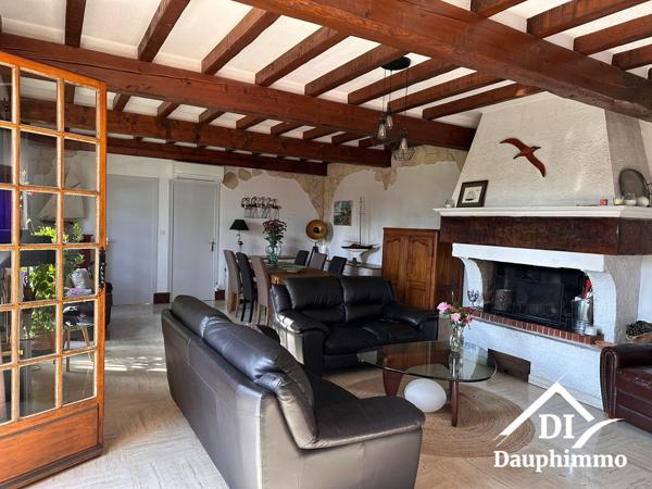 Peyrins, Villa grand terrain dans pinède avec piscine